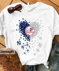 1 Unique New York Yankees Tiny Heart Shape T shirt