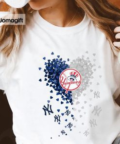 Unique New York Yankees Tiny Heart Shape T-shirt