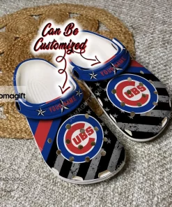 [Best-selling] Personalized Chicago Cubs American Flag Crocs Gift