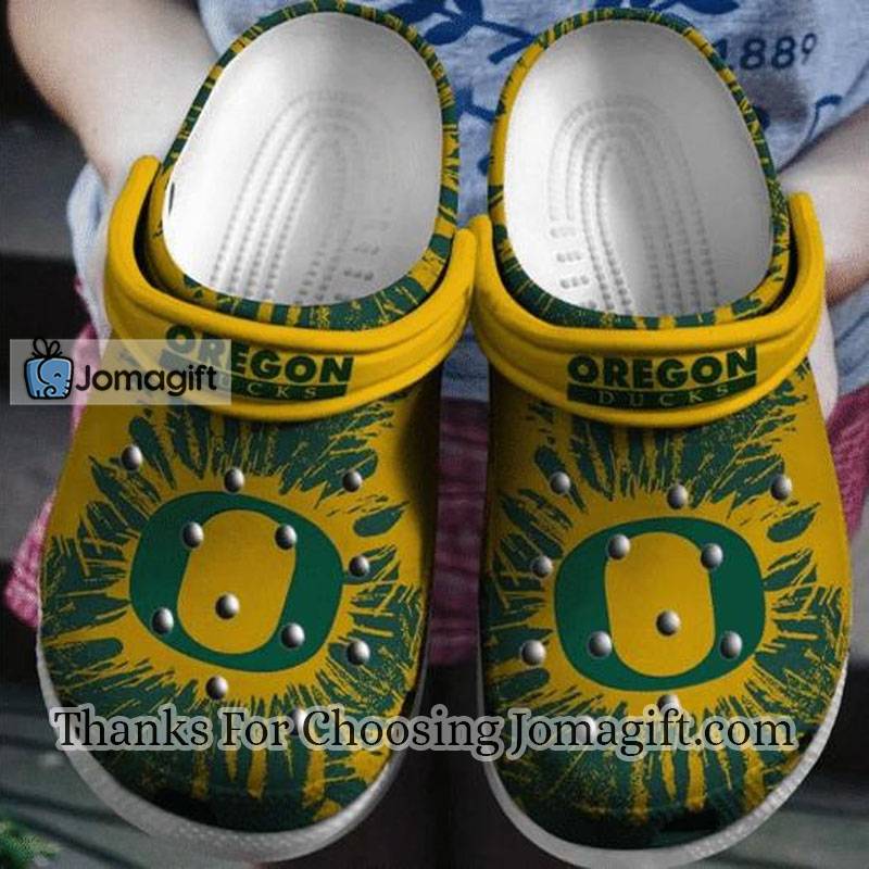 Incredible Oregon Ducks Crocs Limited Edition Gift 1