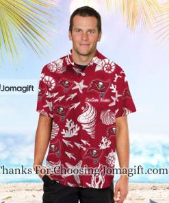 [Comfortable] Tampa Bay Buccaneers Personalized Hawaiian Shirt Gift