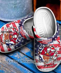 [New] Tampa Bay Buccaneers American Flag Crocs Gift