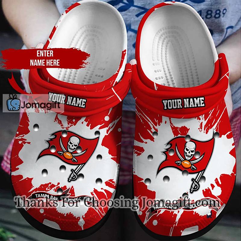 [Personalized] Tampa Bay Buccaneers Crocs Shoes Gift